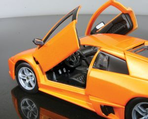 Maisto 1:24 Kit Lamborghini Murcielago LP 640 - model ke skládání - oranžová barva