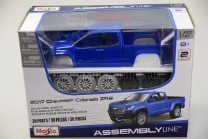 Maisto 1:27 Kit Chevrolet Colorado ZR2 - model ke skládání - modrá barva