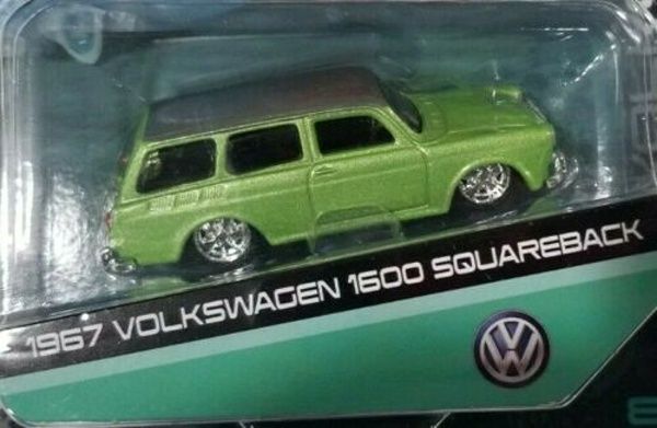 Maisto 1:64 15494 Design - Volkswagen 1600 Squareback 1967 - zelená barva