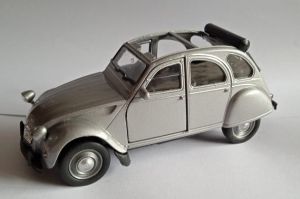 auto Welly -  Citroën 2CV  - stříbrná  barva
