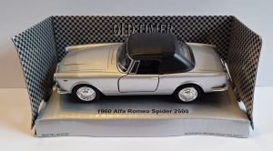 Welly - auto Old Timer - Alfa Romeo Spider 260 1960 - soft top - stříbrná barva - obal !!!