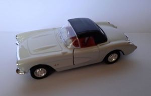 auto Welly -  Chevrolet Corvette  1957  soft top  - bílá barva - lak !!!
