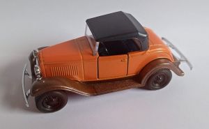 auto Welly -  Ford Roadster  1932 soft top  - oranžovo hnědá  barva