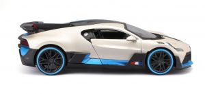 Maisto 1:24 Bugatti Divo - bílo modrá barva