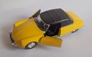 auto Welly - Citroën DS 19 soft top - žlutá barva