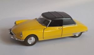 auto Welly -  Citroën DS 19 soft top - žlutá  barva