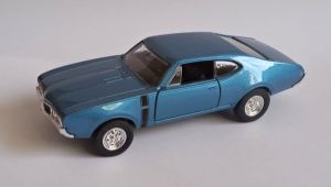 Welly - auto Old Timer  -  Oldsmobile 442  ( 1968 ) -  modrá barva