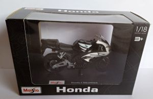 Maisto motorka na stojánku se zn. HONDA - Honda CBR 1000RR 1:18 černo bílá