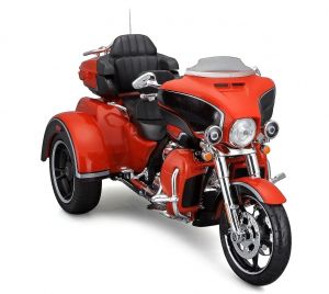 Maisto Harley Davidson 2021 CVO Tri Glide 1:12 oranžová